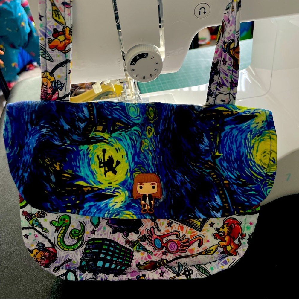 Harry Potter multiple tumbler’s fabrics girls/toddler mini purse, 8x8 inches